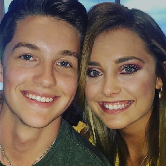 Meet your Posher, Taylor - Picture 4 of 4